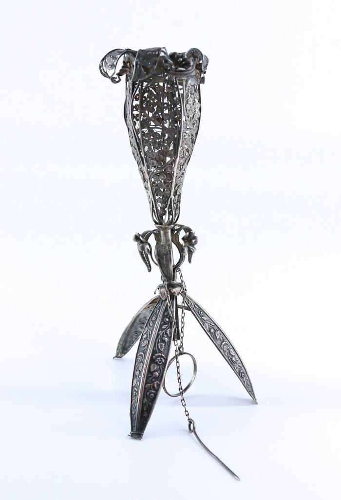 Bouquet holder
