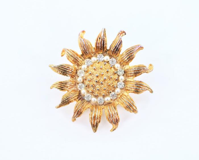 Brooch