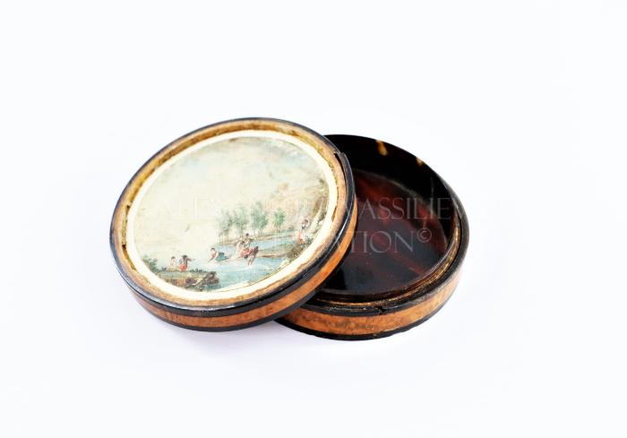 Snuffbox