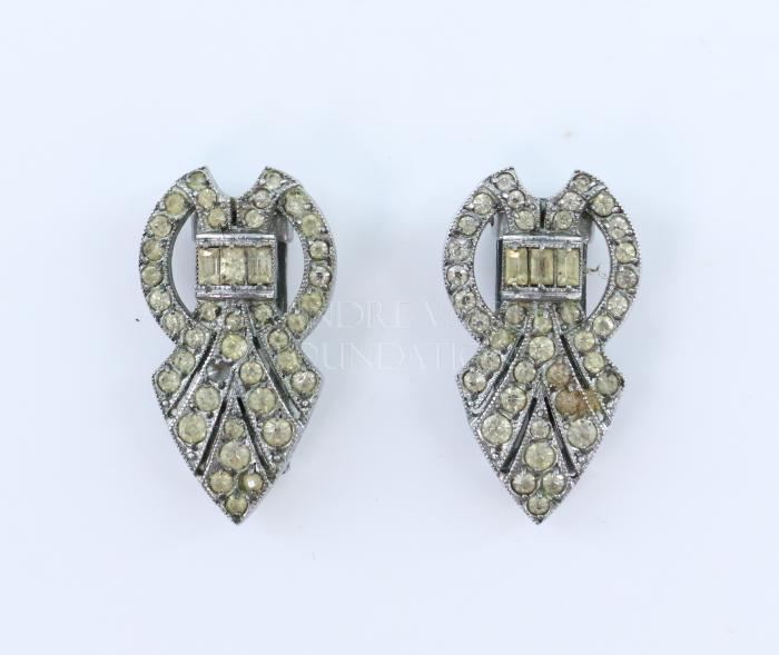 Dress clips