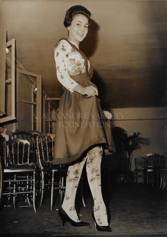 Fashion photograph of Jacqueline ESTEREL