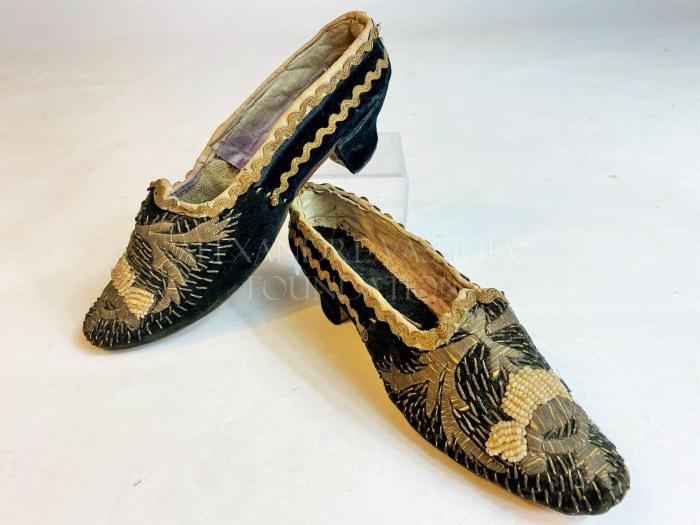 Pair of shoes