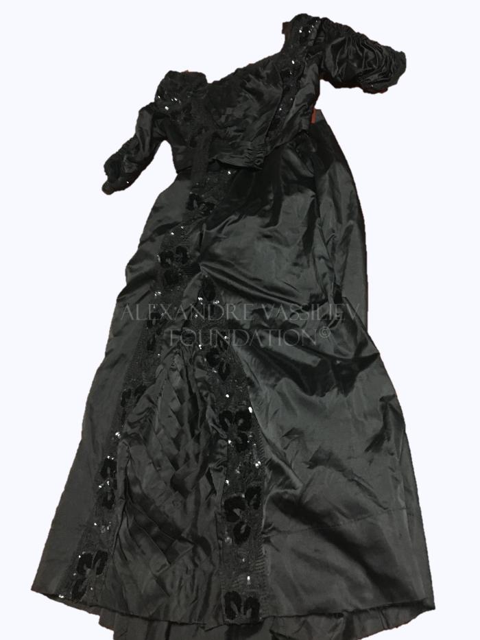 Mourning gown