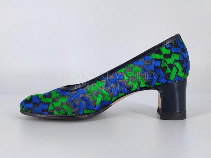 Women's shoes