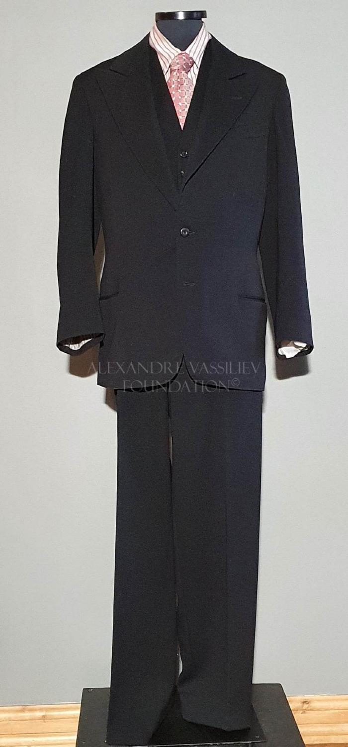Men's suit