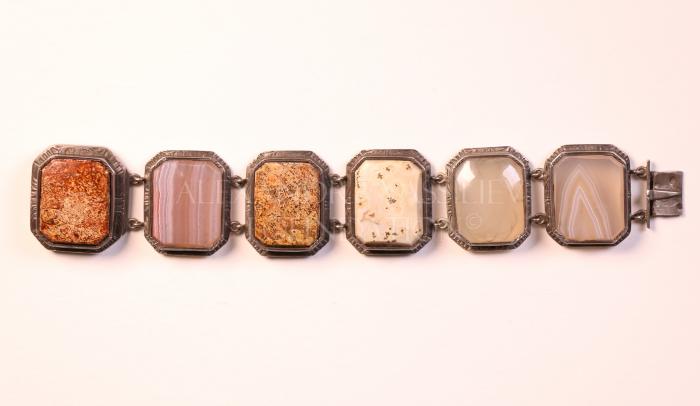 Women's bracelet