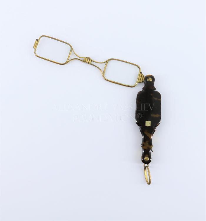 Lorgnette called "face-à-main"