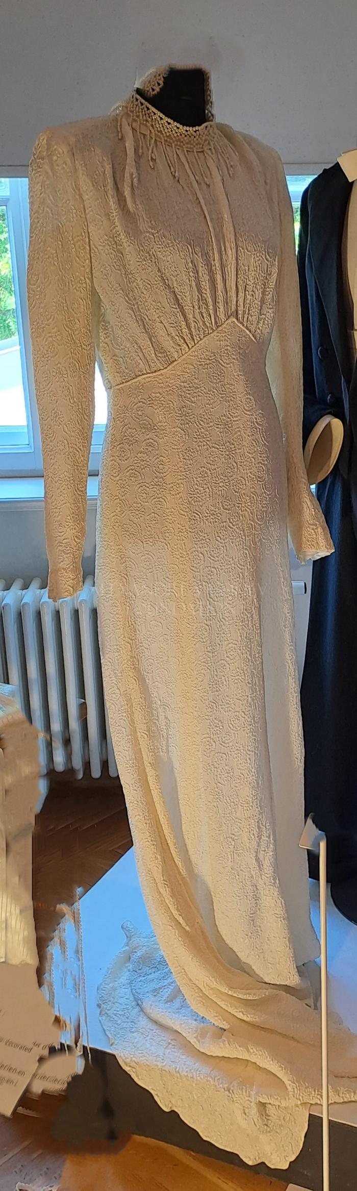 Wedding dress