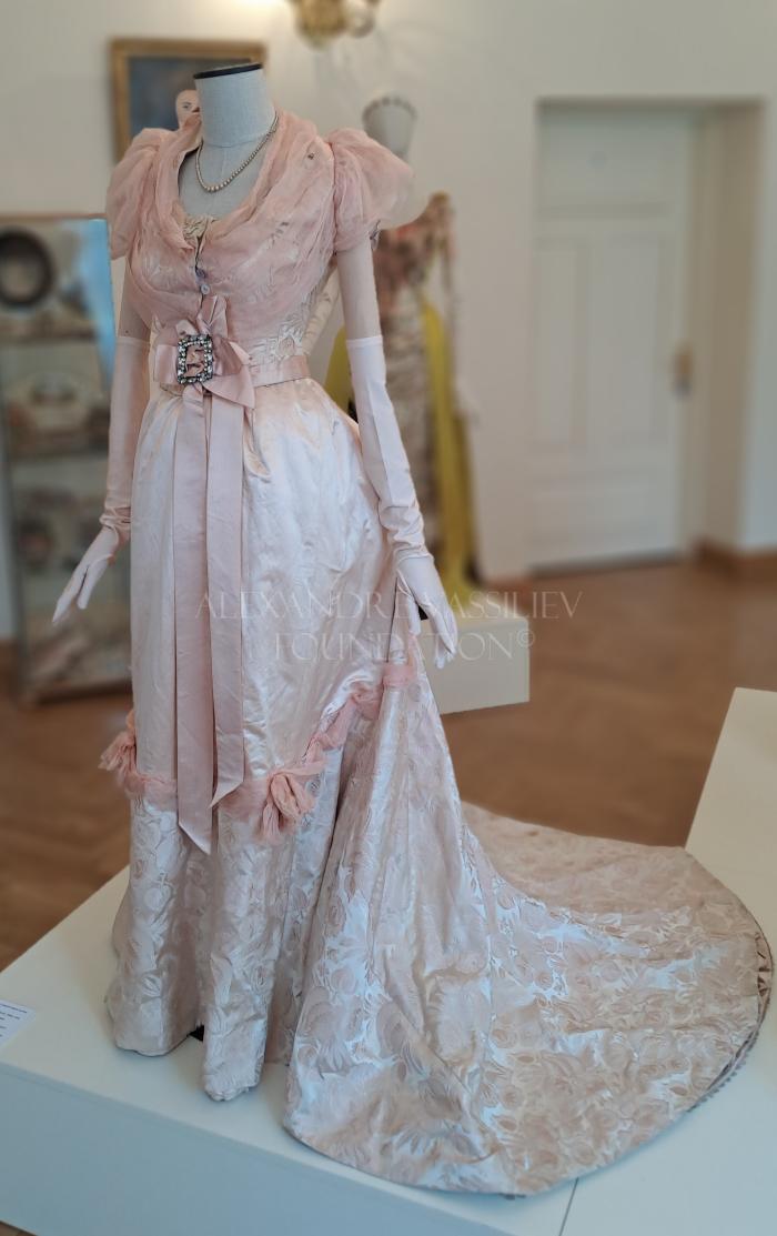 Ball gown