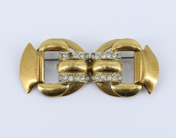 Brooch 