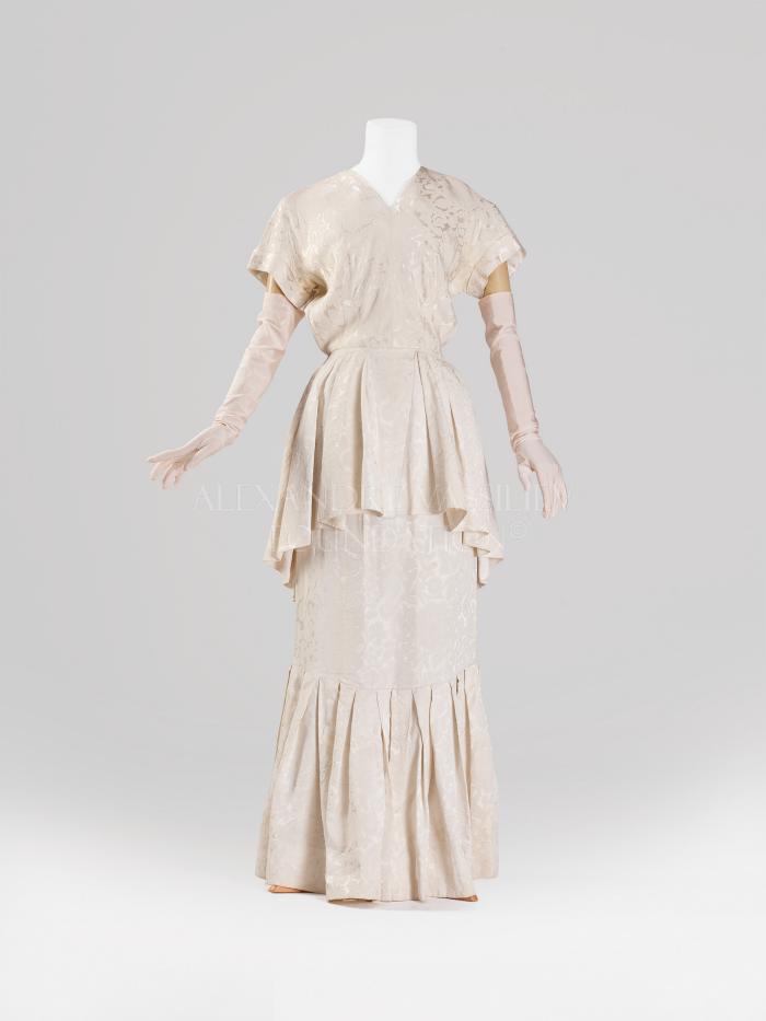 Evening gown "Golden pigeon" by Worth