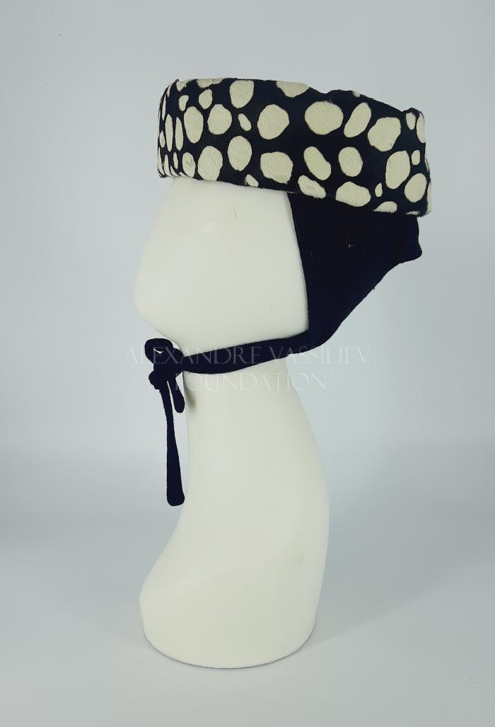 Toque hat half-face