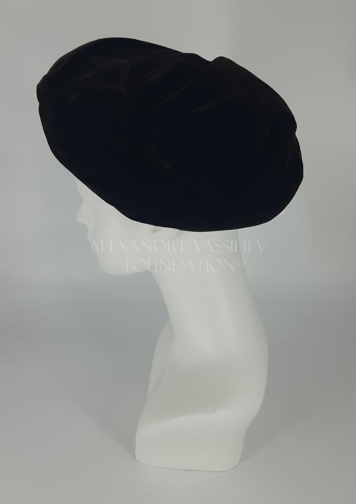 Shallow hat half-face