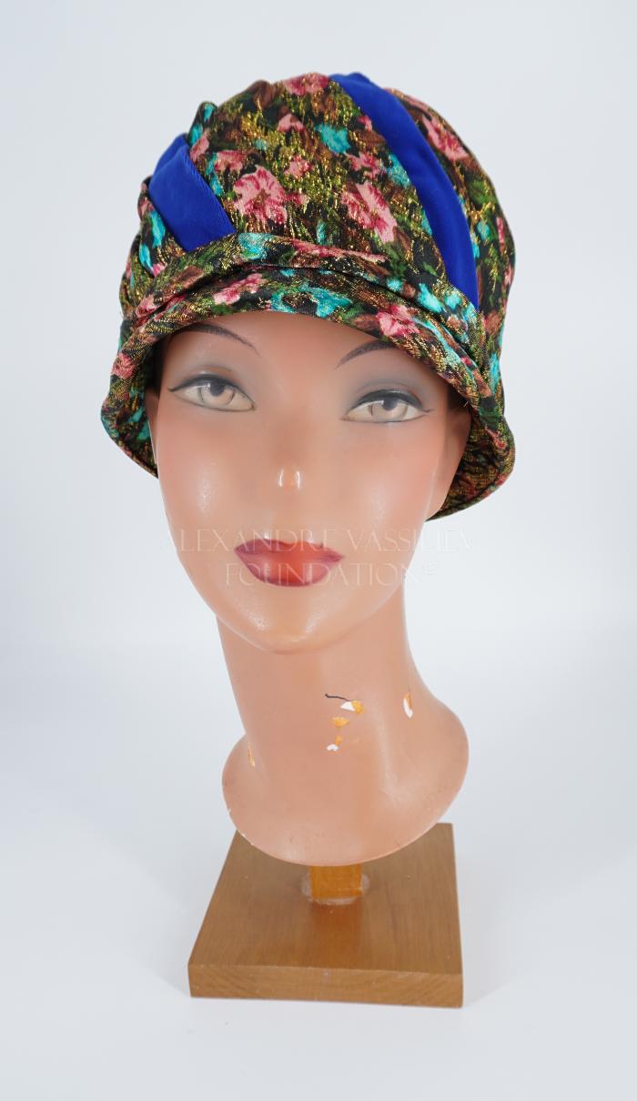 Cloche hat