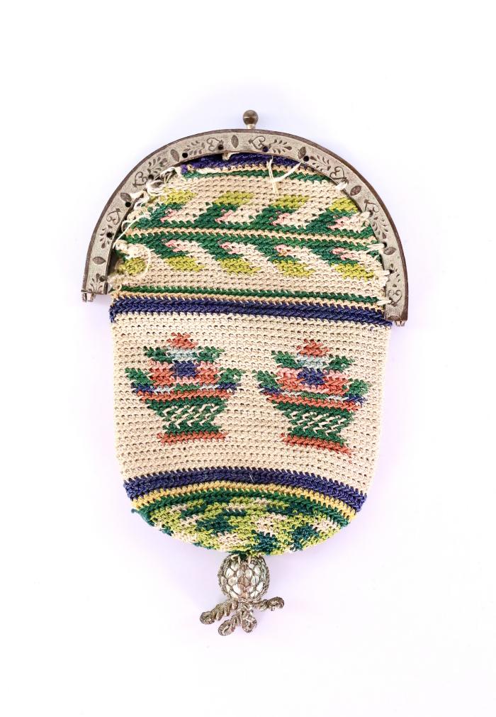 Knitted purse 