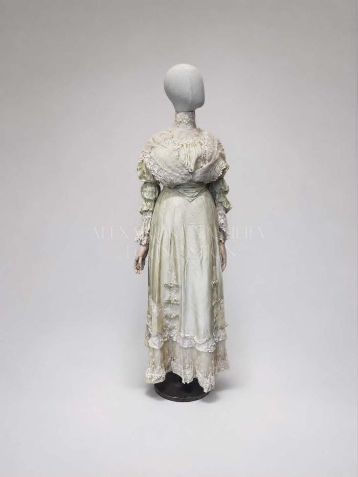 Tea gown
