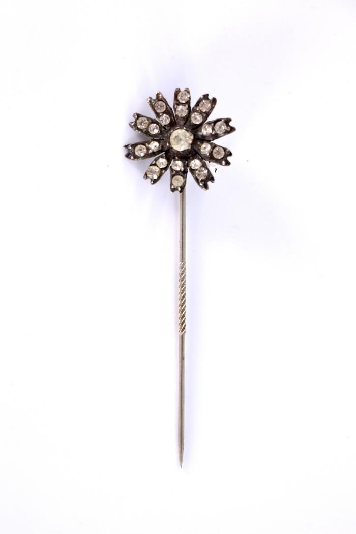 Tie pin