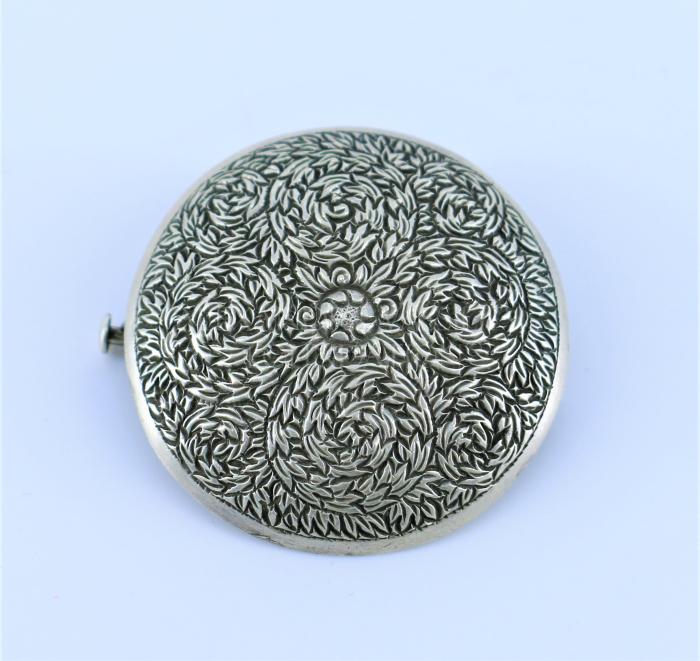 Brooch 
